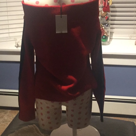 Sweater - Picture 4 of 4